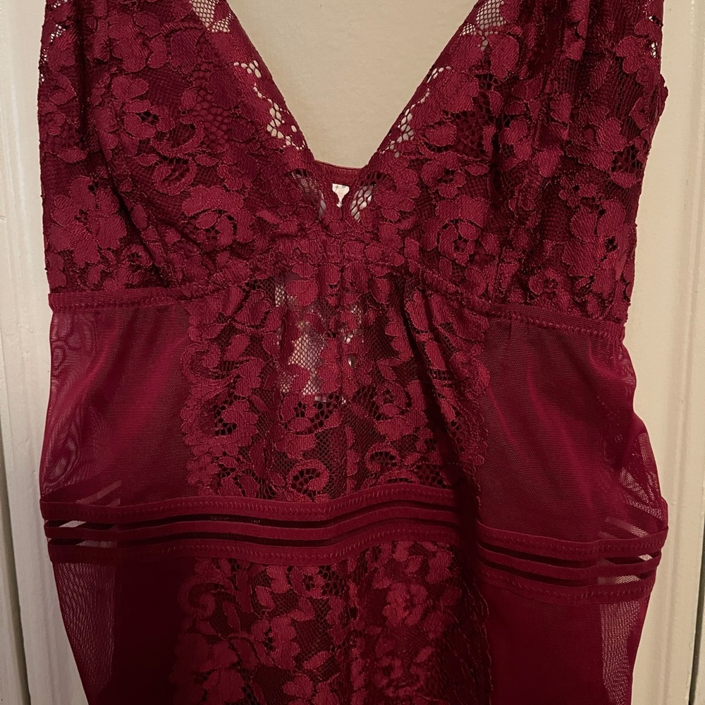Lingering - Picture 2 of 4